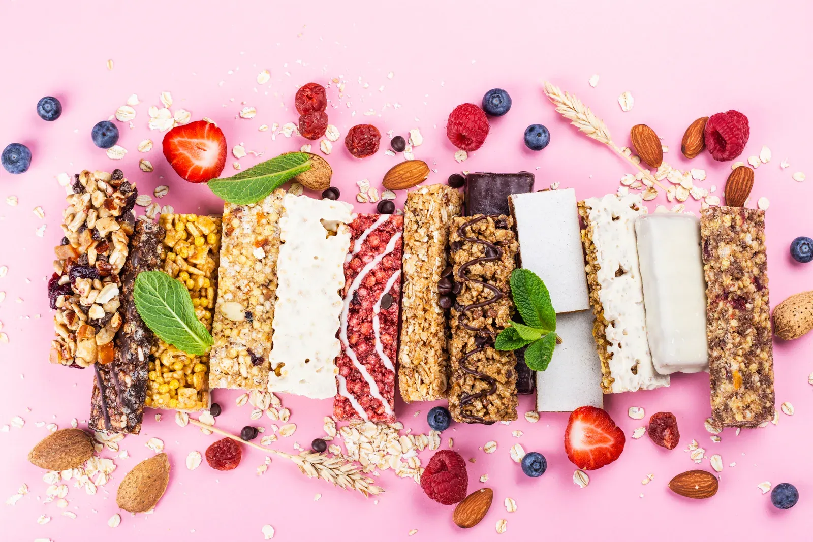 Homemade granola bars, a light option before a morning workout
